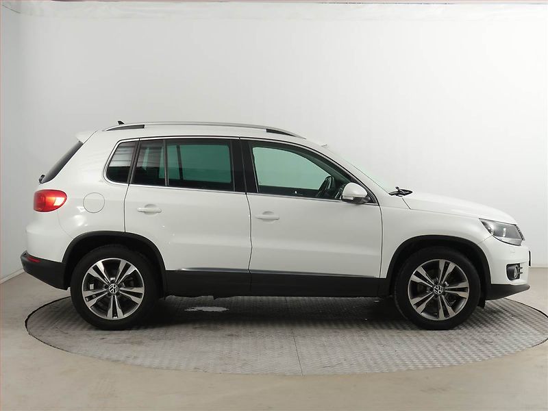Volkswagen Tiguan (2014) 2.0 TDI, Navi, Park. senzory - fotka 6 z 18