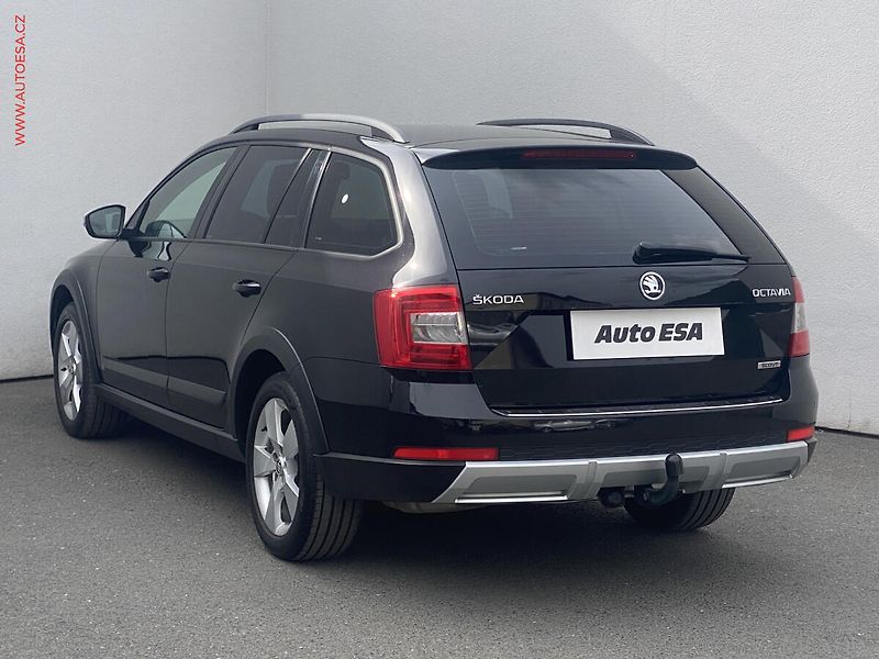 Škoda Octavia (2015) 2.0 TDi 4x4, ČR, servis - fotka 6 z 17