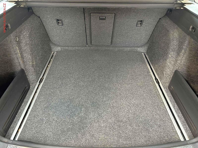 Škoda Superb (2012) 2.0 TDI 4x4, ČR, DSG, výhřev - fotka 7 z 15