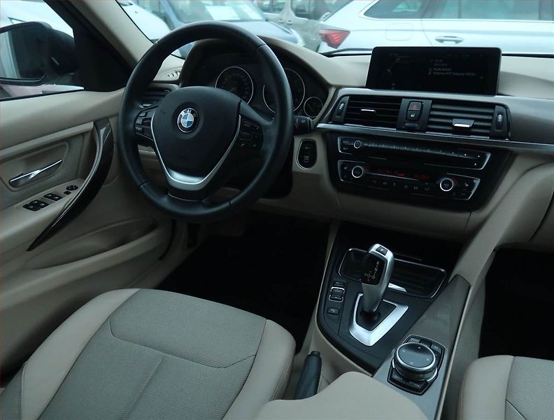 BMW Řada 3 (2014) 320 d xDrive, 4X4, Automat - fotka 7 z 13