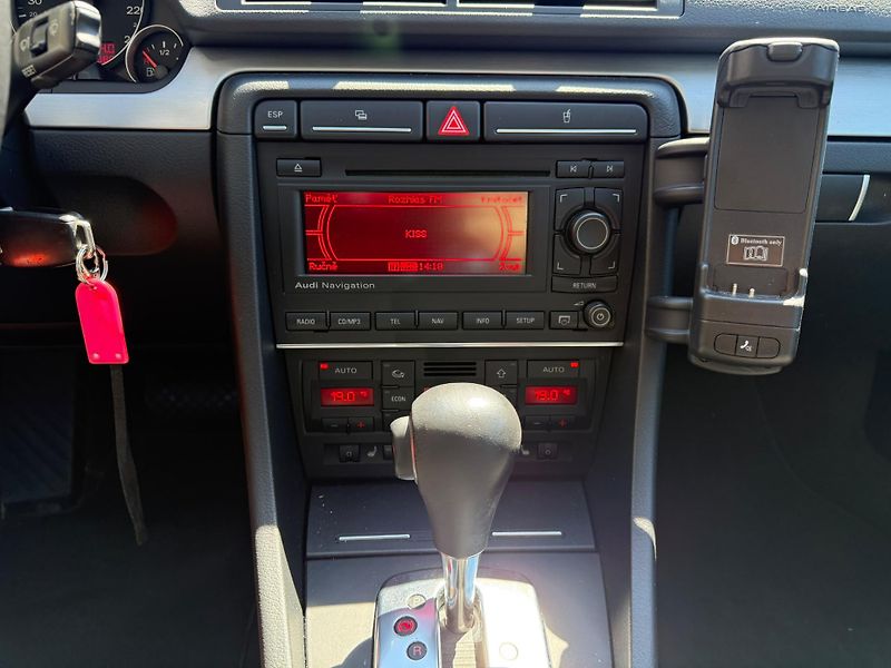 Audi A4 2,0 TDI automat - fotka 12 z 15
