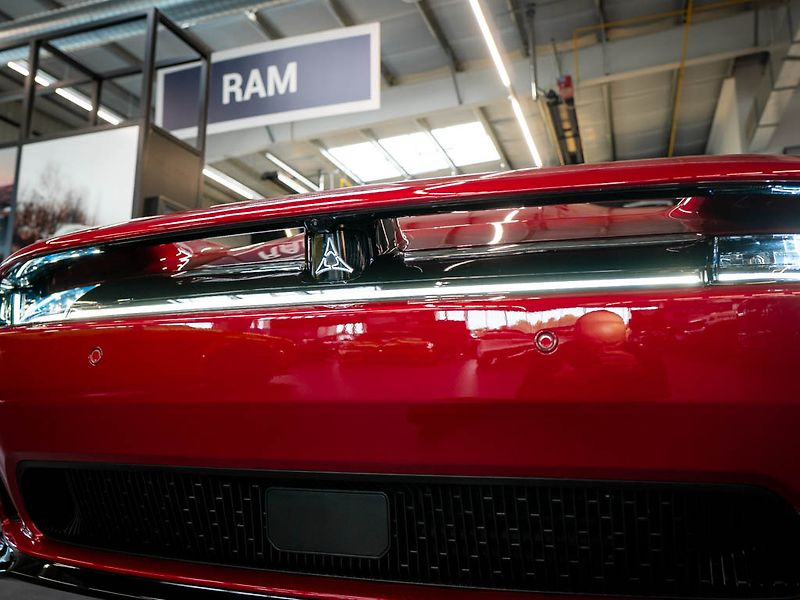 Dodge Charger (2024) 0.0 EV Scat Pack 670HP AWD - fotka 41 z 44