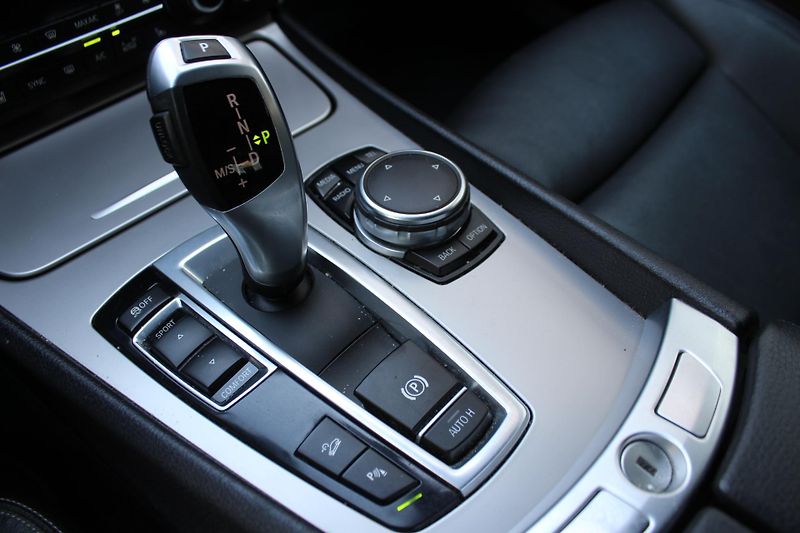 BMW Řada 5 530d xDrive Gran Turismo - fotka 13 z 21