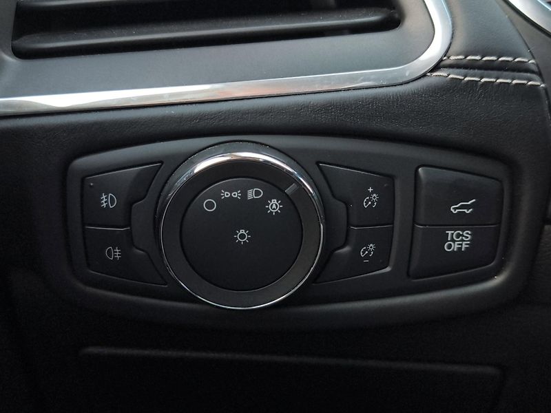 Ford Edge (2020) VIGNALE 4x4 2.0 EcoBlue 175kW, - fotka 16 z 30