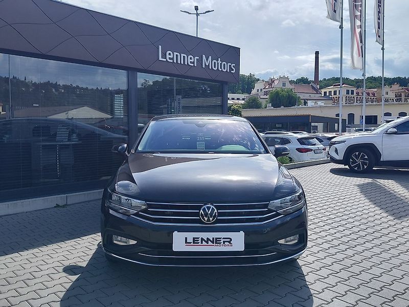 Volkswagen Passat 2.0 TDI/110kW Elegance DSG - fotka 2 z 37