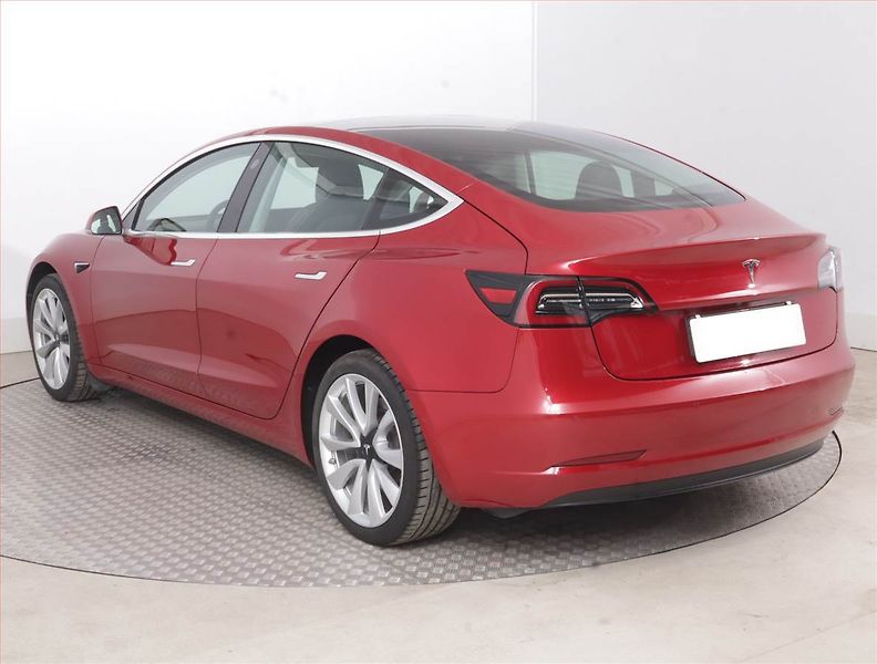 Tesla Model 3 (2020) Std Range Plus 52kWh, SoH 85% - fotka 4 z 23
