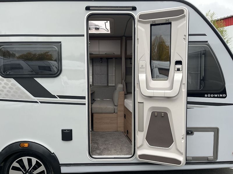 Knaus (2022) Südwind 500 QDK - E-POWER - fotka 9 z 20