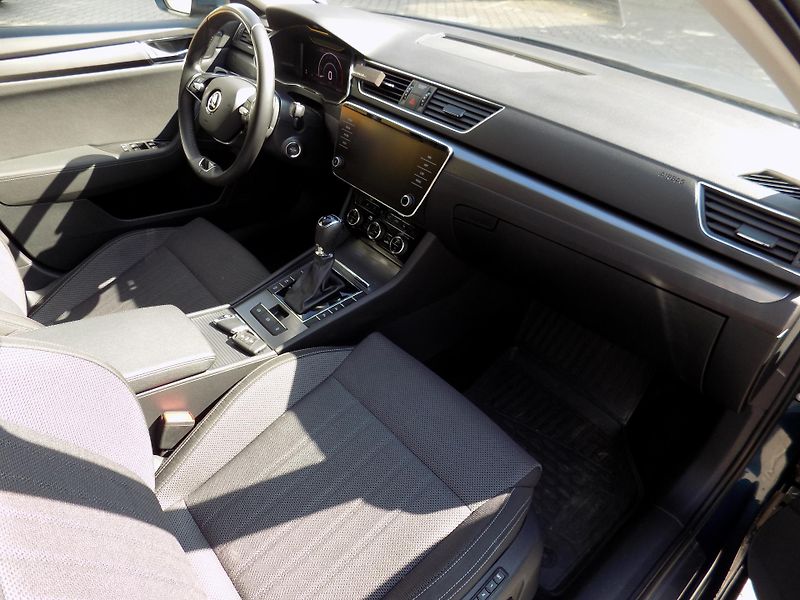 Škoda Superb (2021) 1.5 TSi Style Plus - fotka 10 z 15