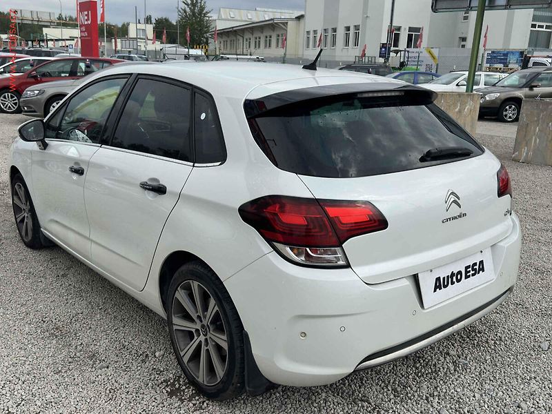 Citroën C4 (2015) 1.2PT, AT, navi - fotka 6 z 20
