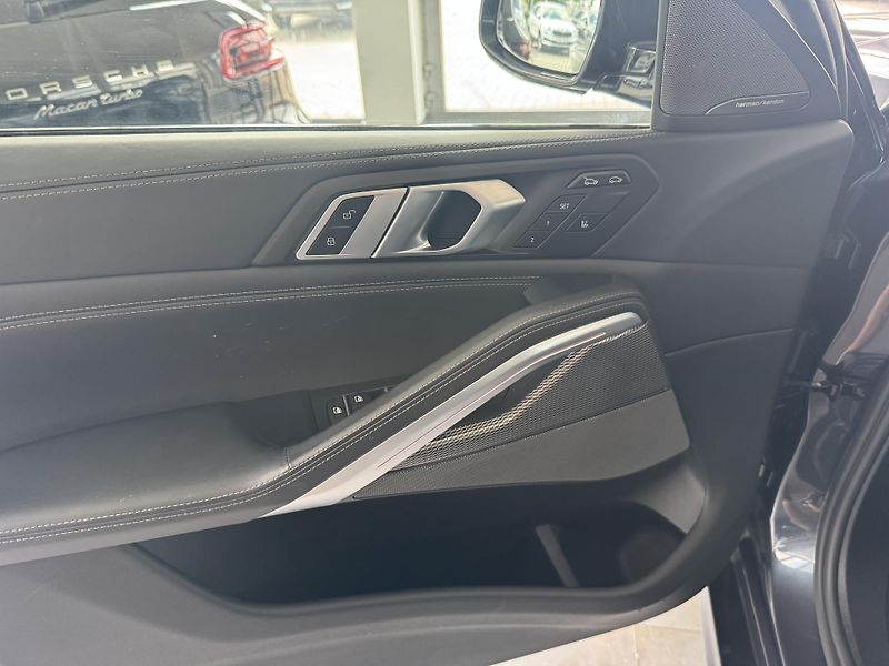 BMW X6 (2019) 40i REZERVACE - fotka 17 z 43