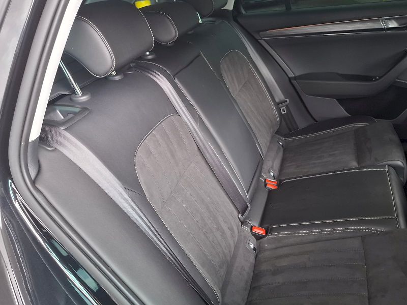 Škoda Superb (2024) COMBI STYLE PLUS TD 110/2.0 7D - fotka 9 z 39
