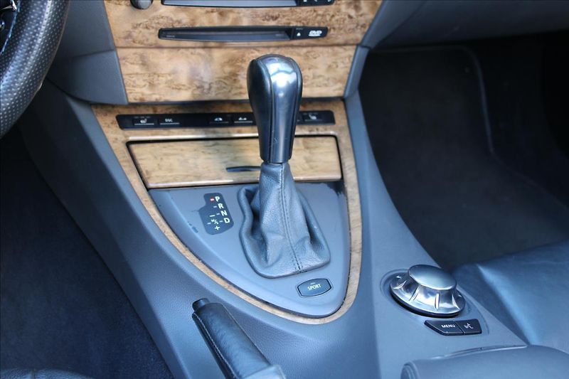 BMW Řada 6 645i LPG / CABRIO / M-PAKET - fotka 25 z 41