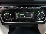 Škoda Superb (2013) 2.0 TDi 4x4, 2.maj, DSG - náhled 15
