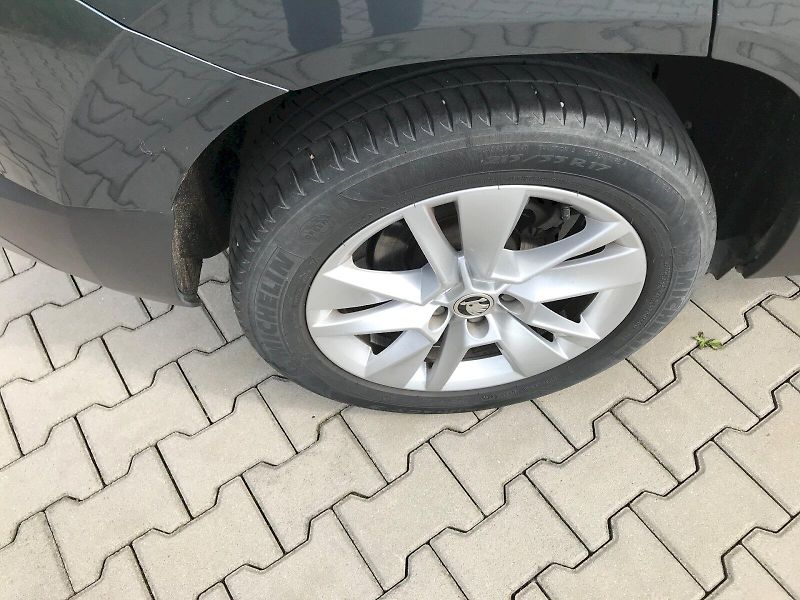 Škoda Karoq (2019) AMBITION TSI 1.5-110KW 6MP - fotka 15 z 24