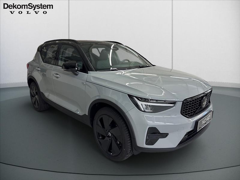 Volvo XC40 (2026) 2,0 B3 Black Edition 7964 - fotka 2 z 15