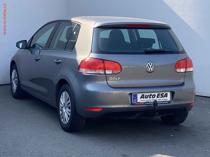 Volkswagen Golf (2009) 1.4 i, Trendline, TZ - fotka 6 z 16
