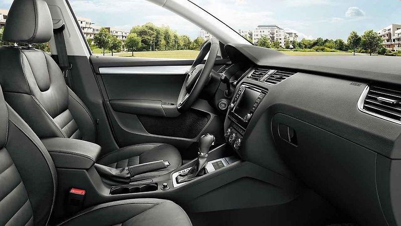 Fiat 500 nabízí i tuto variantu interiéru s příplatkem 37 000 Kč