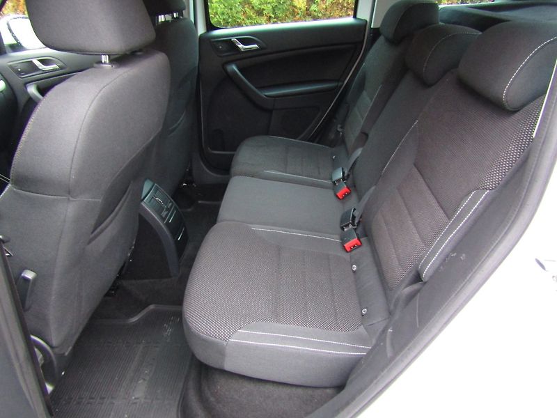 Škoda Yeti (2014) 1.6 TDI 77kW DSG BEZ KOROZE - fotka 22 z 39