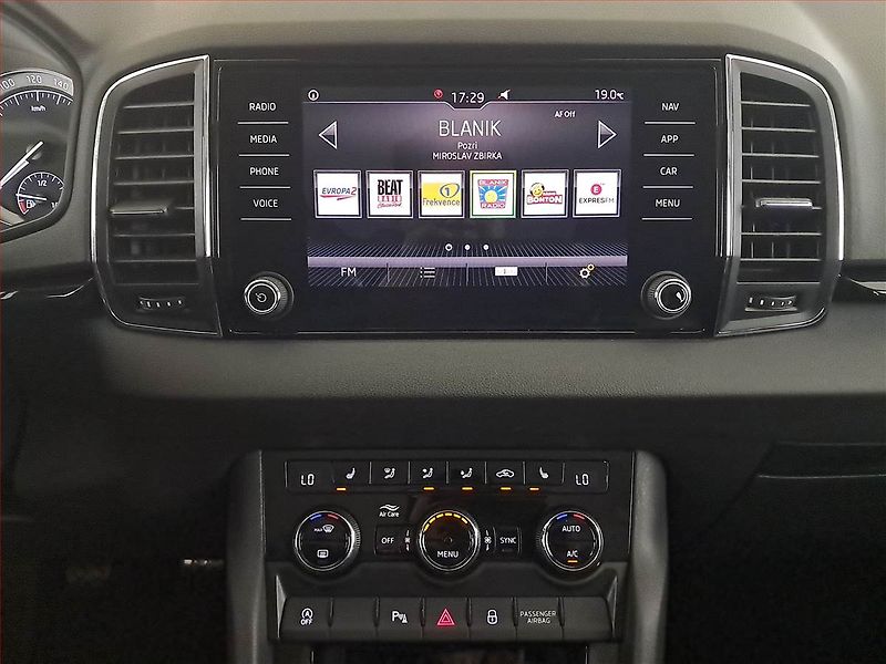 Škoda Karoq (2018) Style 1.0 TSI, Navi, Tempomat - fotka 12 z 17