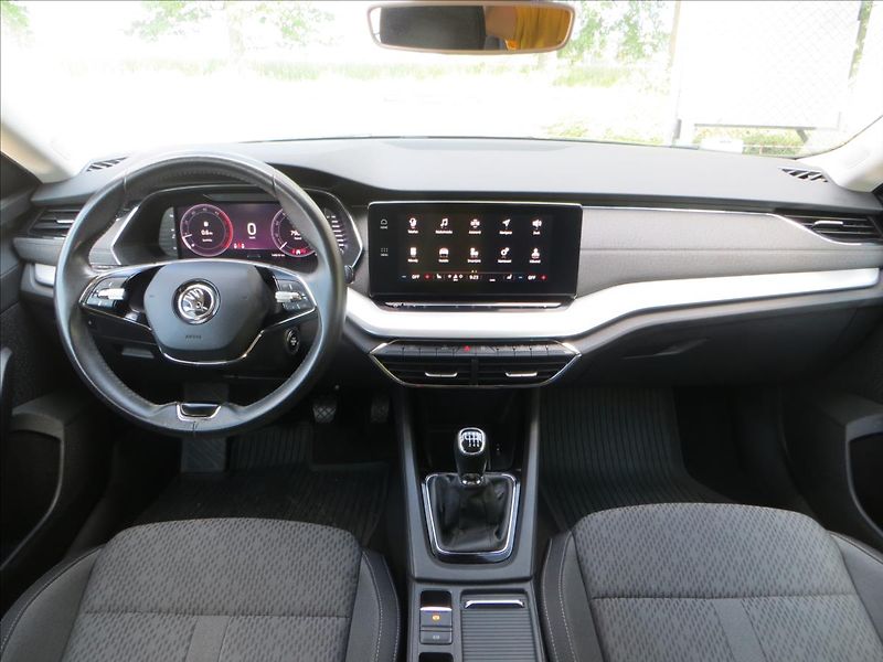 Škoda Octavia 2,0 TDI 85kW Style Kombi ČR - fotka 27 z 27