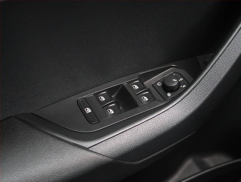 Škoda Karoq (2024) Sportline 2.0 TDI - fotka 21 z 28