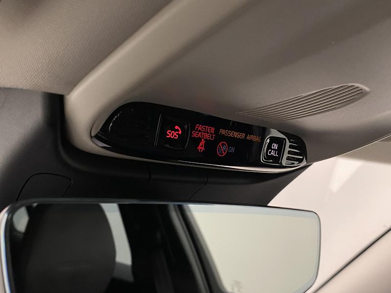 Volvo V60 D3 AWD INSCRIPTION REZERVACE - fotka 30 z 42