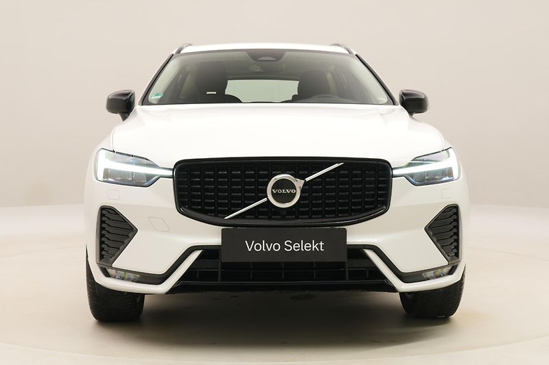 Volvo XC60 B4 AWD DARK PLUS AUT - fotka 16 z 55