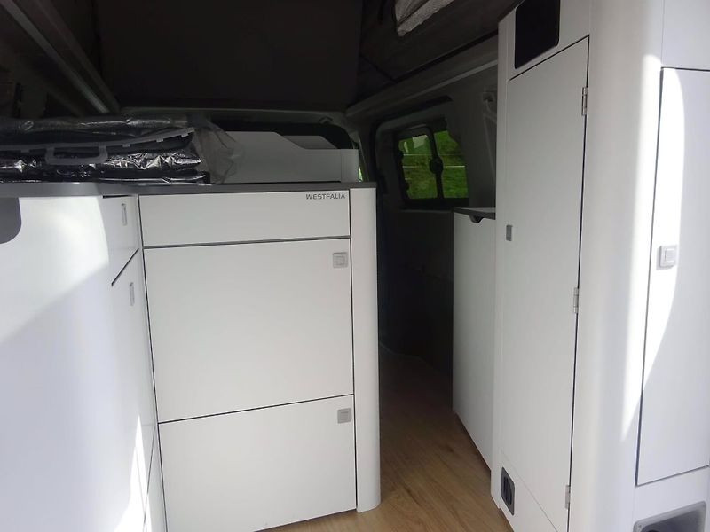 Ford Transit Custom Nugget 320 L1 Titanium Automat - fotka 13 z 14