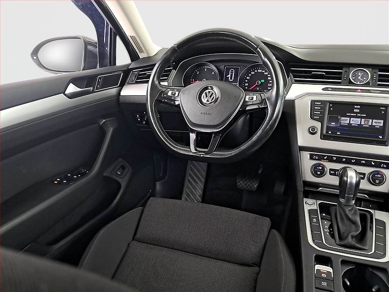Volkswagen Passat (2017) 2.0 TDI, Automat, Navi - fotka 7 z 21