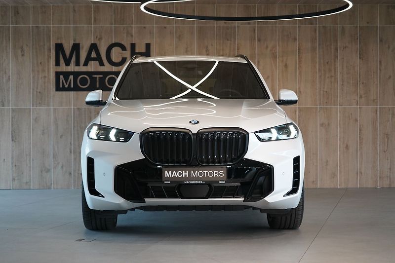 BMW X5 40d xDrive, Vzduch, Tažné, HUD - fotka 3 z 47