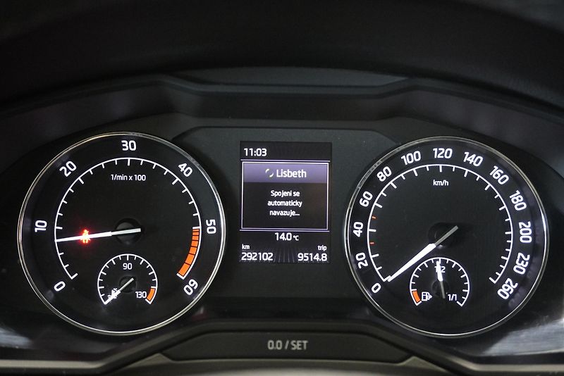 Škoda Superb 2,0 TDI 110kW - fotka 22 z 32