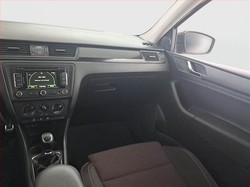 Škoda Rapid (2014) Spaceback 1.2 TSI, Navi - fotka 8 z 14