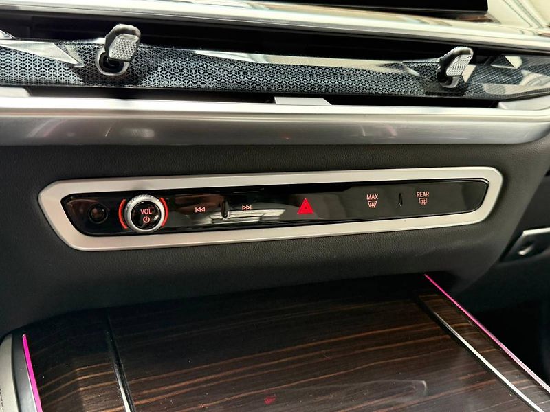 BMW X5 3,0 210 kW xDrive30d - fotka 22 z 55