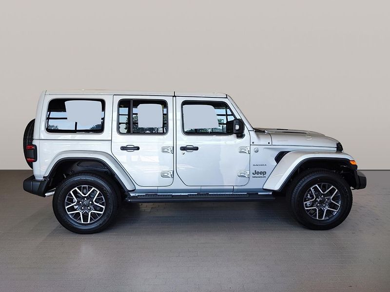 Jeep Wrangler (2024) Sahara 2.0 Turbo 4WD - fotka 6 z 11
