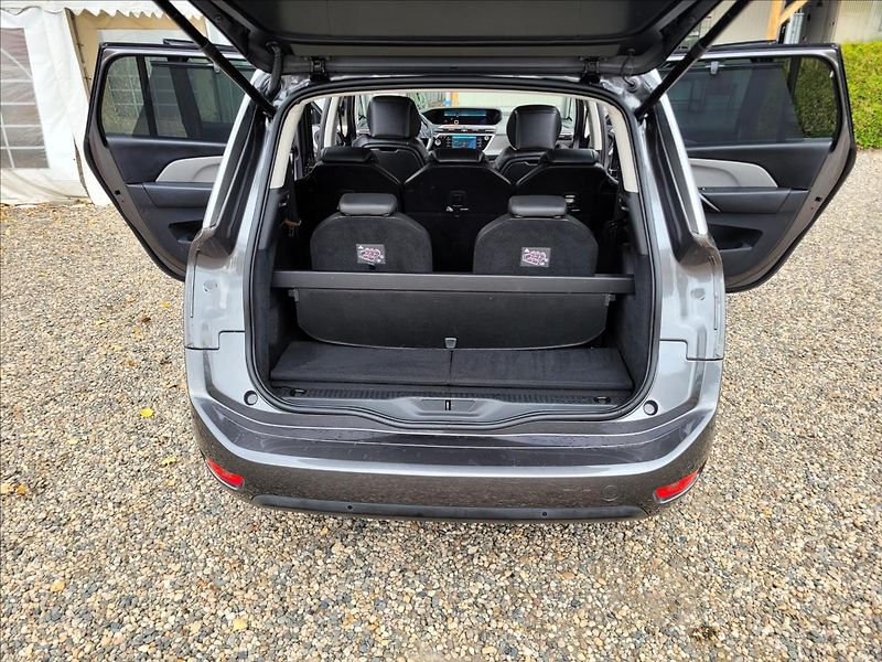 Citroën Grand C4 SpaceTourer 1,5 hdi,7 MÍST,KŮŽE,VÝHŘEV,NAV - fotka 42 z 50