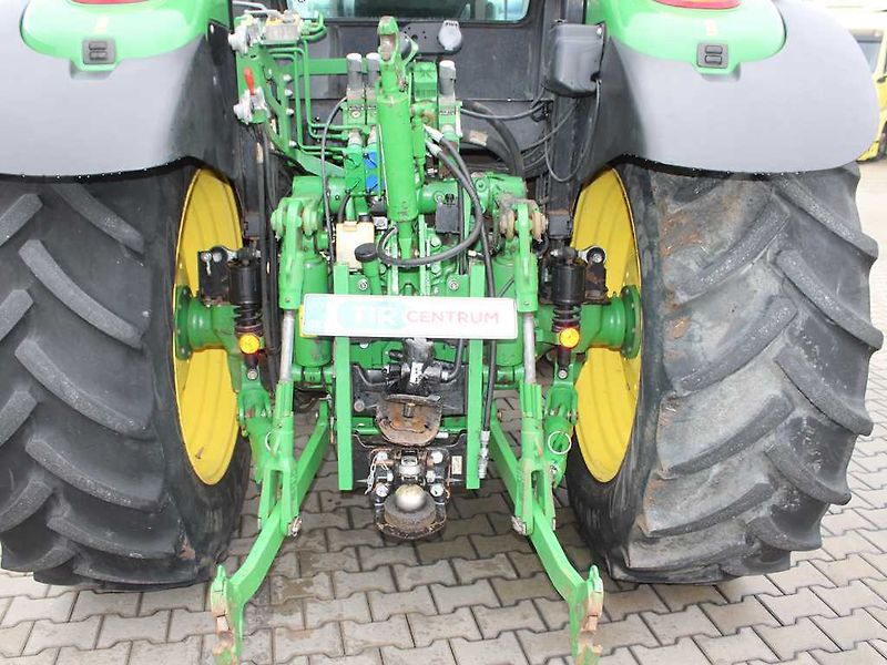 John Deere 5125R - fotka 8 z 19