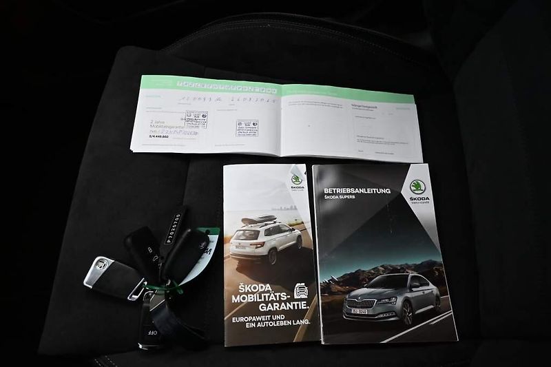 Škoda Superb (2023) 2.0 DSG 4x4 SCOUT Matrix LED T - fotka 34 z 40