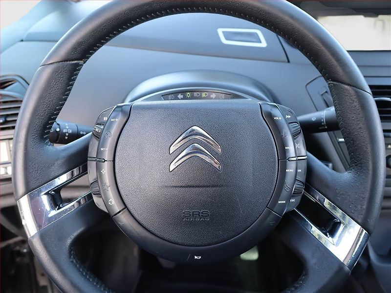 Citroën C4 Picasso (2012) 1.6 HDi, po STK, jezdí výborně - fotka 15 z 18