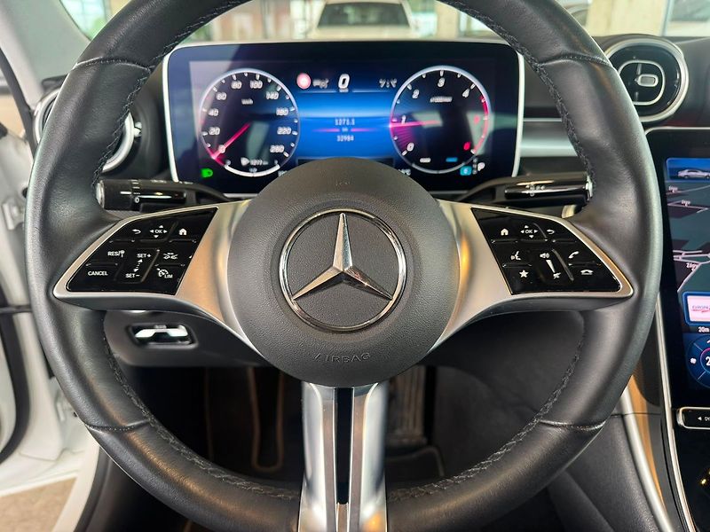 Mercedes-Benz Třídy C 220d 4MATIC - fotka 14 z 20