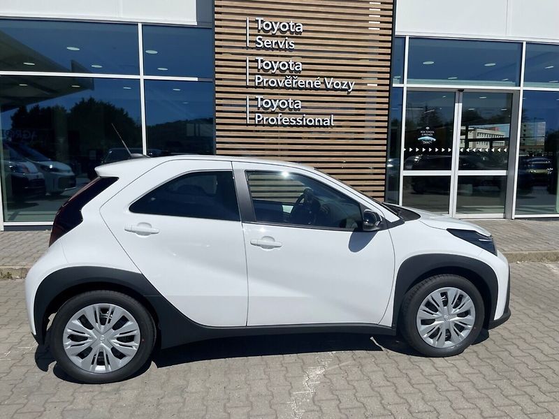 Toyota Aygo 1,5 Active - fotka 6 z 10