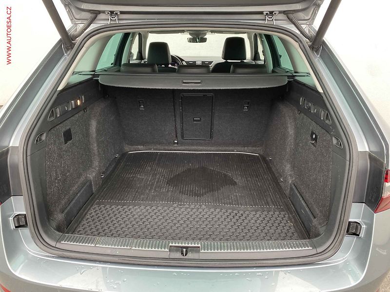 Škoda Superb (2019) 2.0 TDi, 2.maj,ČR, L&K, DSG - fotka 7 z 19