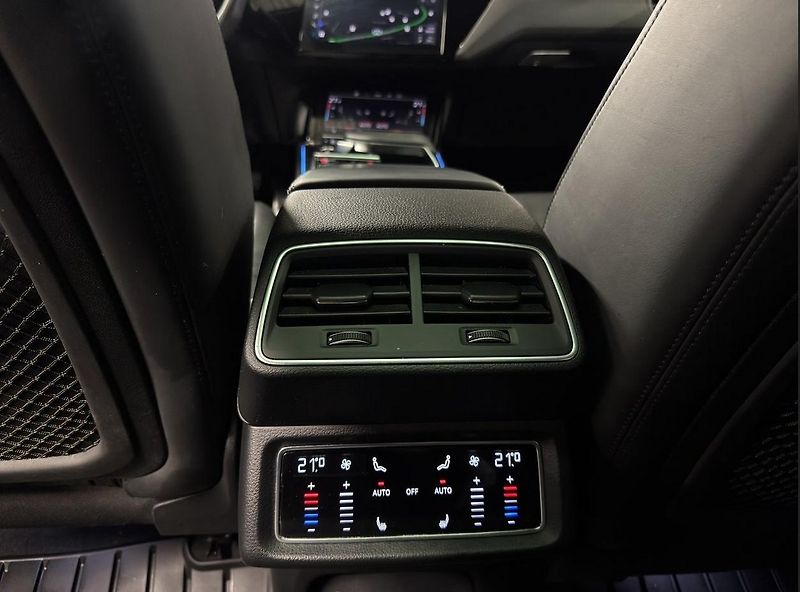 Audi SQ8 e-tron Sportback quattro Tažné - fotka 19 z 27