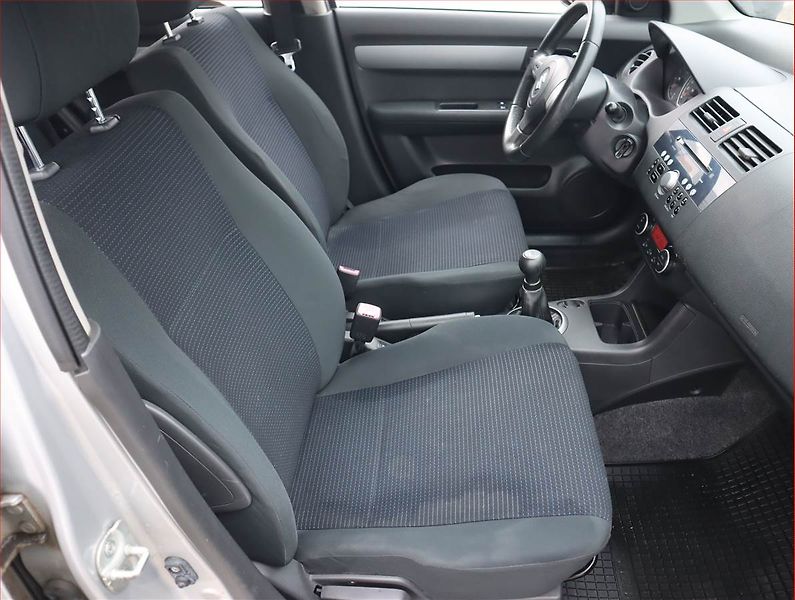 Suzuki Swift (2007) 1.3 i, po STK, levný provoz - fotka 9 z 15