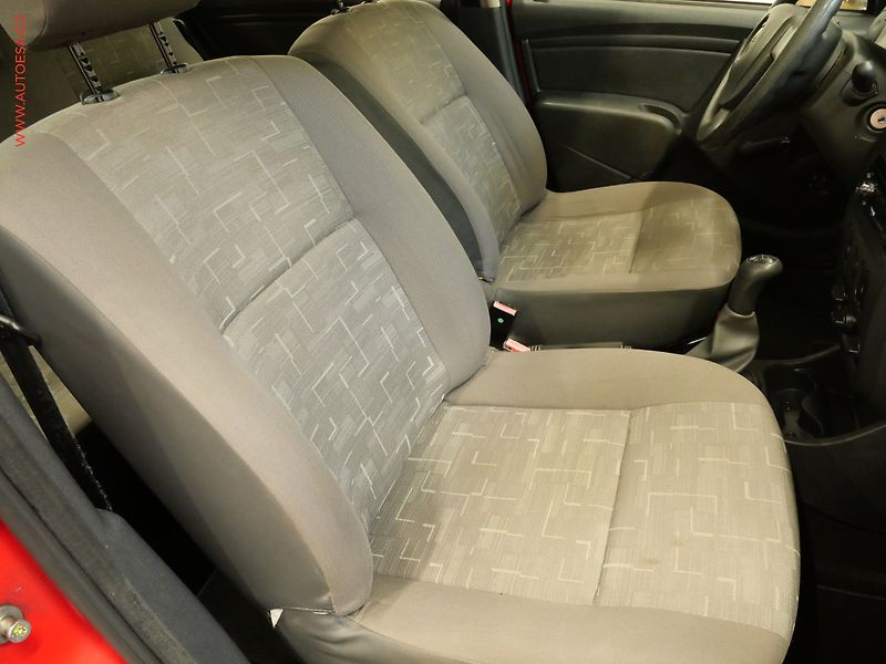 Dacia Sandero (2010) 1.4i, ČR - fotka 11 z 13