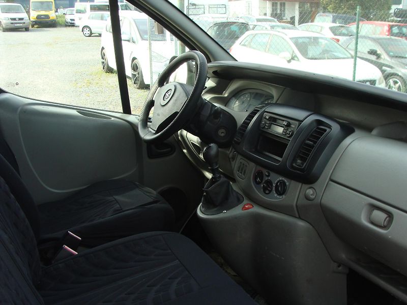 Opel Vivaro 2.0 CDi, 66 kW, tažné zařízení - fotka 10 z 19