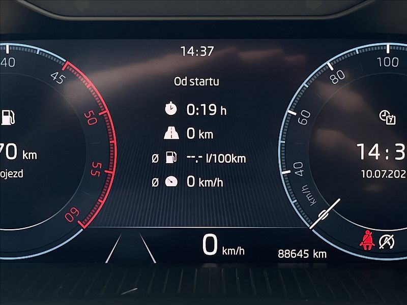 Škoda Octavia 2,0 TDI Combi Ambtion Plus LED - fotka 10 z 24
