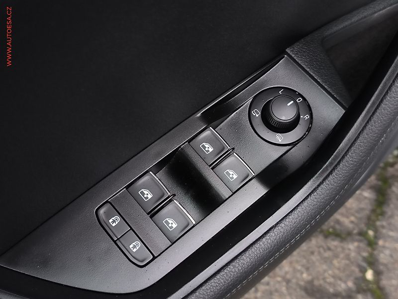 Škoda Superb (2019) 2.0 TDI, ČR, Style, DSG - fotka 25 z 27