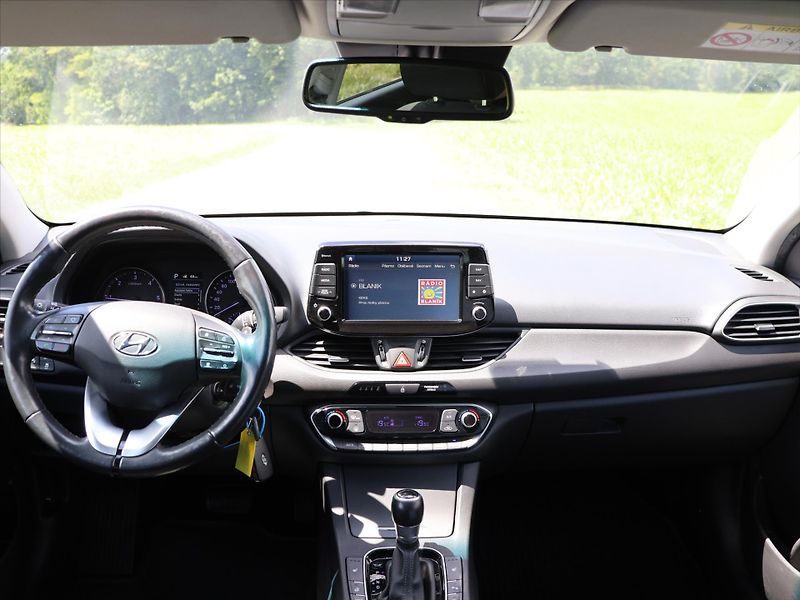 Hyundai i30 1.6 CRDi Automat CZ Style LED - fotka 29 z 37