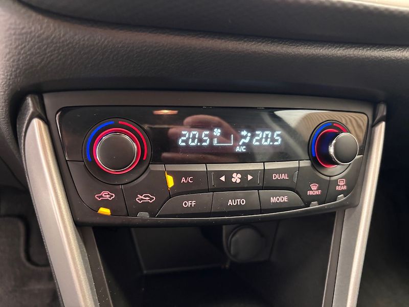 Suzuki SX4 S-Cross Comfort+ 4x4 Navigace /Xenony - fotka 15 z 29
