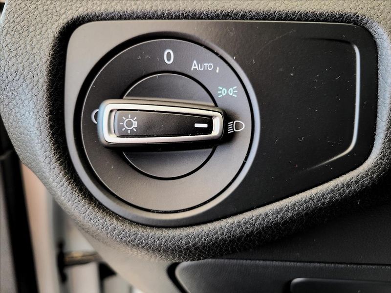 Volkswagen Golf 1,0 TSI,navi,digiklima,acc,alu - fotka 39 z 50